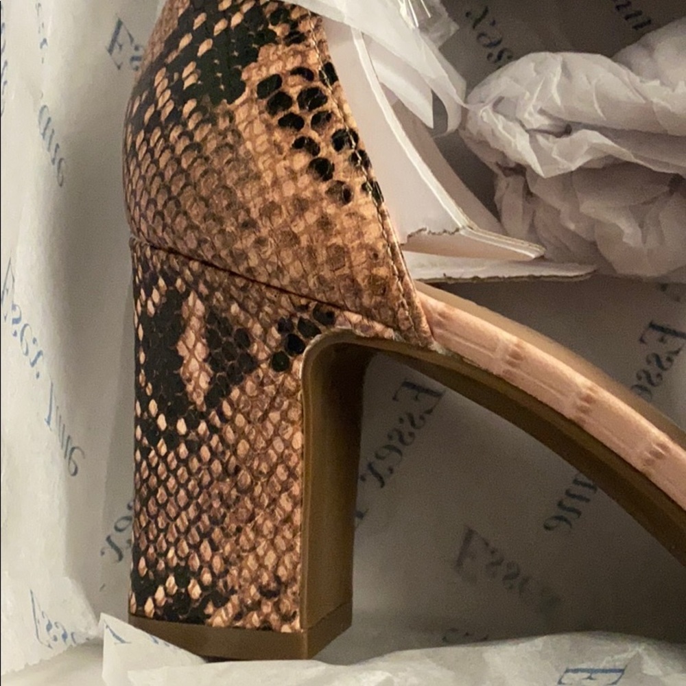 Super Sexy Heels! - Picture 3 of 4